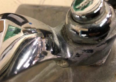 Partially descales water fountain